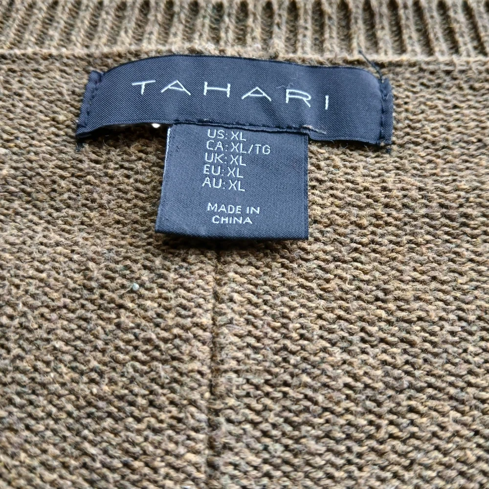 Tahari Women's Size XL Olive V-neck Sweater